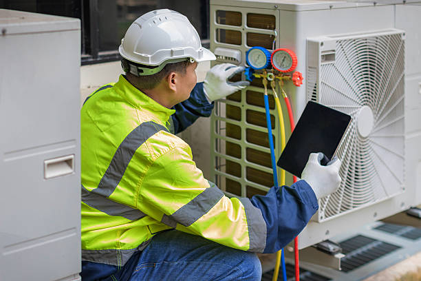 Professional Ac Installation technician working in Elmwood Park, NJ